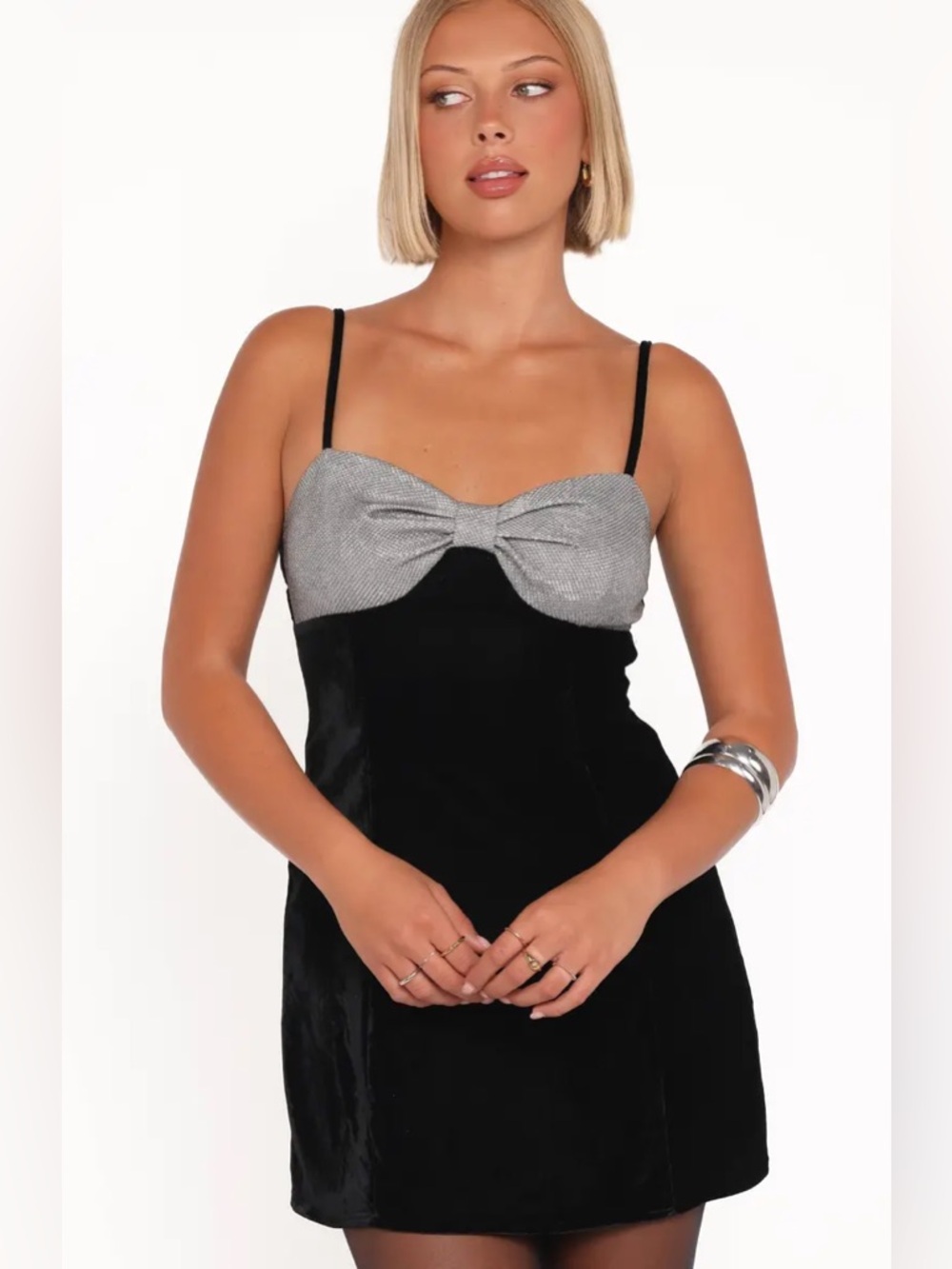 Petal & Pup • NWT Wendelyn Velvet Mini Cocktail Dress PTP 17”-19”